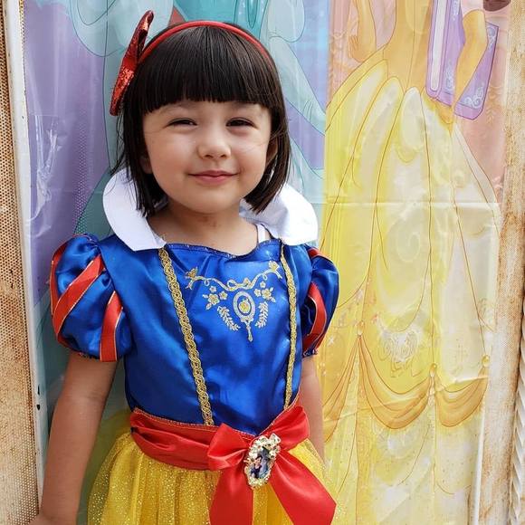 Meet your Posher, Danielle - Picture 1 of 1